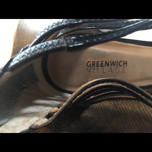 Sandals - Picture 3 of 4